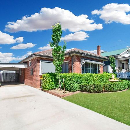 The Macleay - Poolside Entertainer, Pet Friendly Villa Wagga Wagga Bagian luar foto