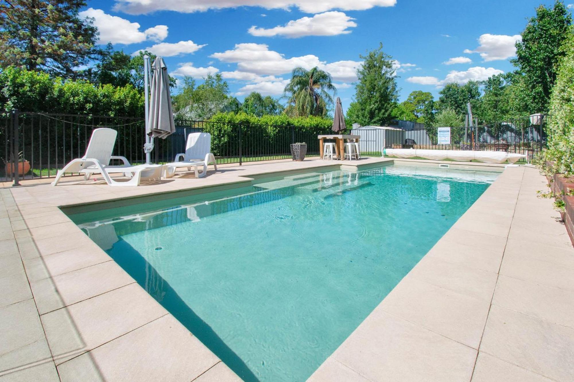 The Macleay - Poolside Entertainer, Pet Friendly Villa Wagga Wagga Bagian luar foto